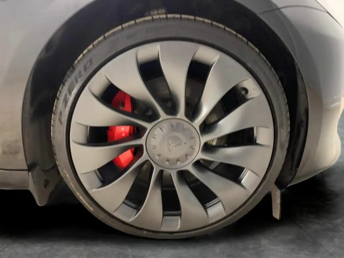 2022-tesla-model-3-e-performance-big-30