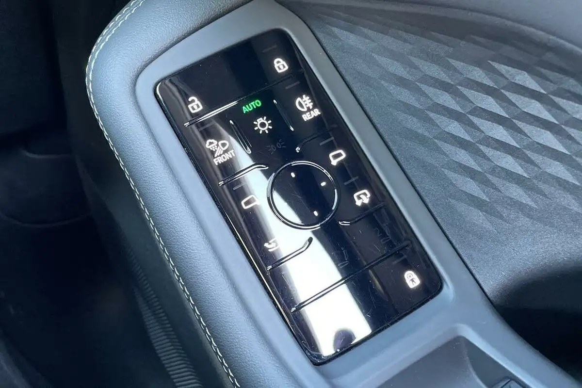 2024-audi-a5-20-tdi-edition-1-saloon-big-14