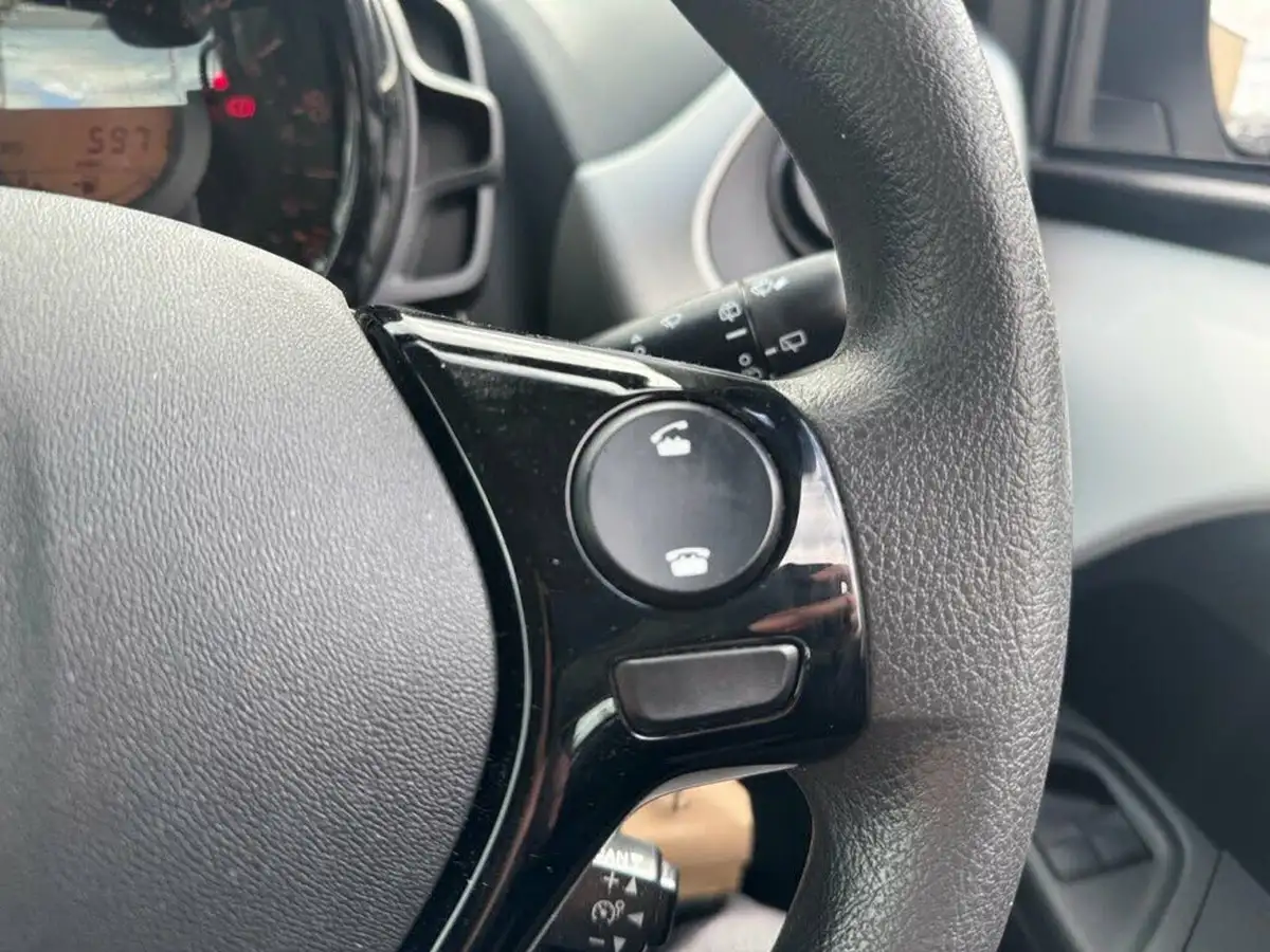 2017-citroen-c1-12-puretech-feel-5d-big-17