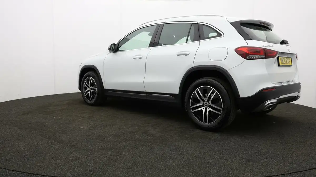 2021-mercedes-benz-gla-class-13-gla-200-sport-big-74