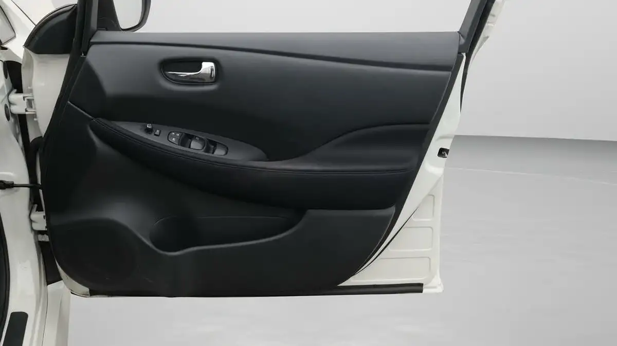 2021-nissan-leaf-e-acenta-big-15