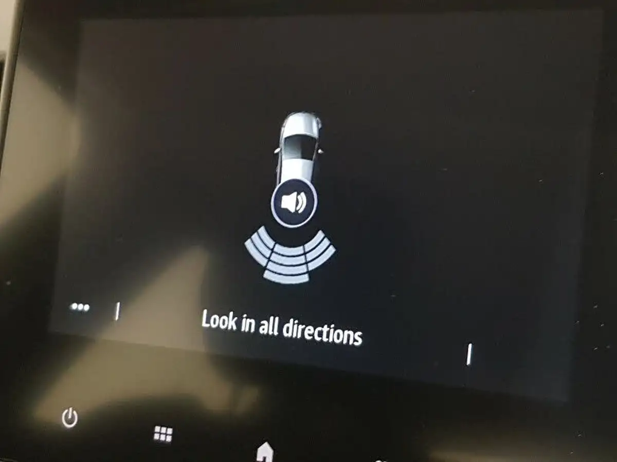 2021-renault-clio-10-tce-iconic-edition-big-12