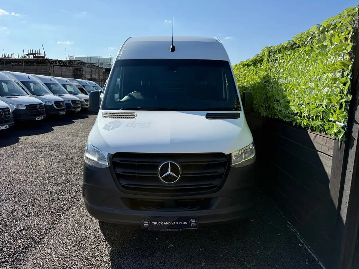 2018-mercedes-benz-sprinter-21cdi-311-l2h1-panel-van-rwd-eco-gear-360-big-1
