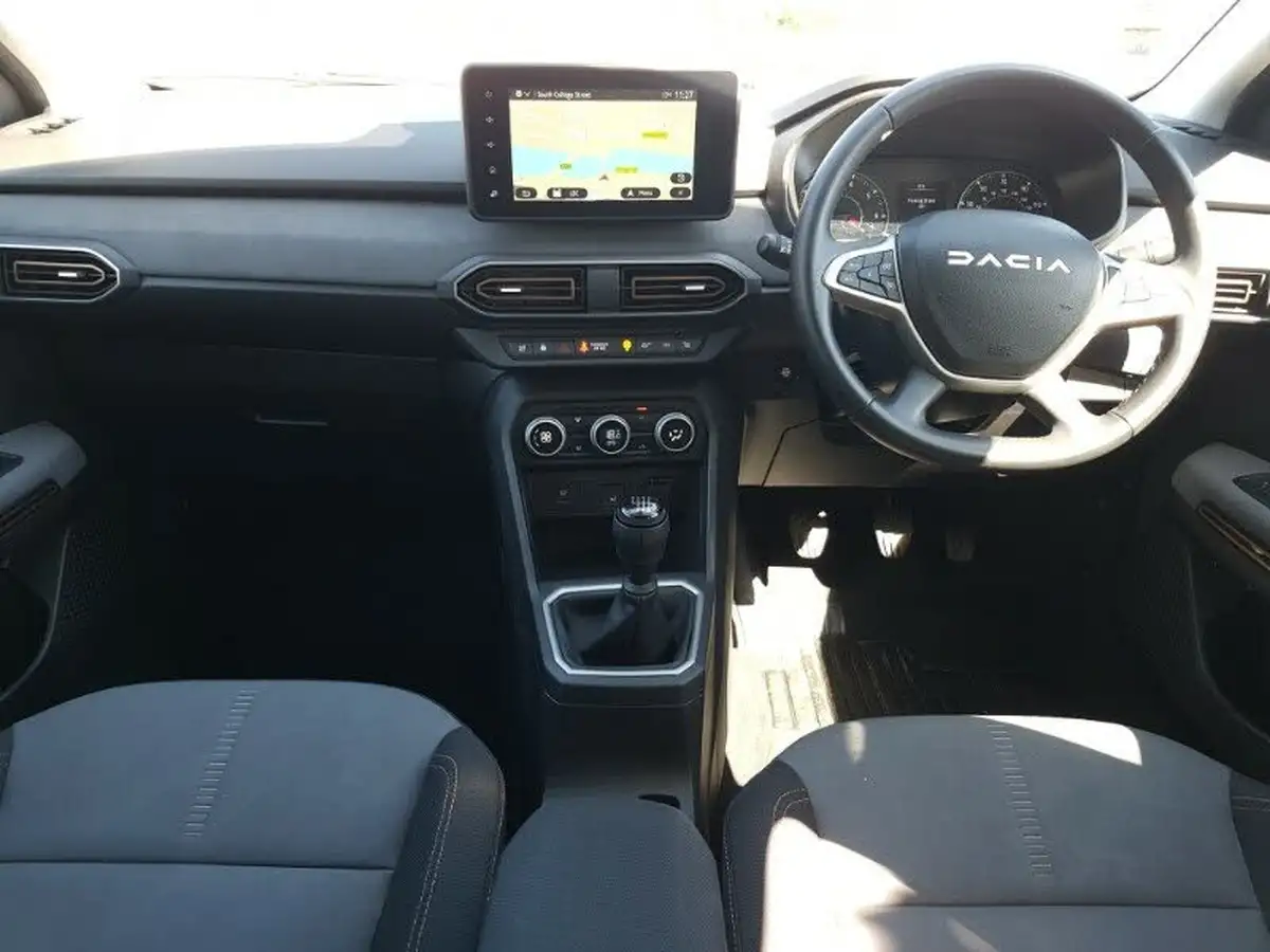 2024-dacia-sandero-stepway-10-tce-extreme-90bhp-big-2