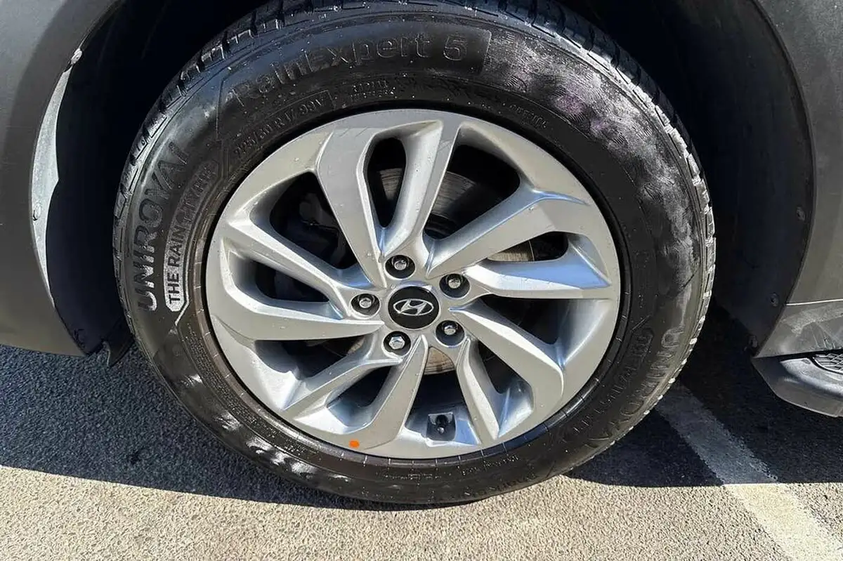 2017-hyundai-tucson-17crdi-blue-drive-se-nav-141ps-dct-big-11