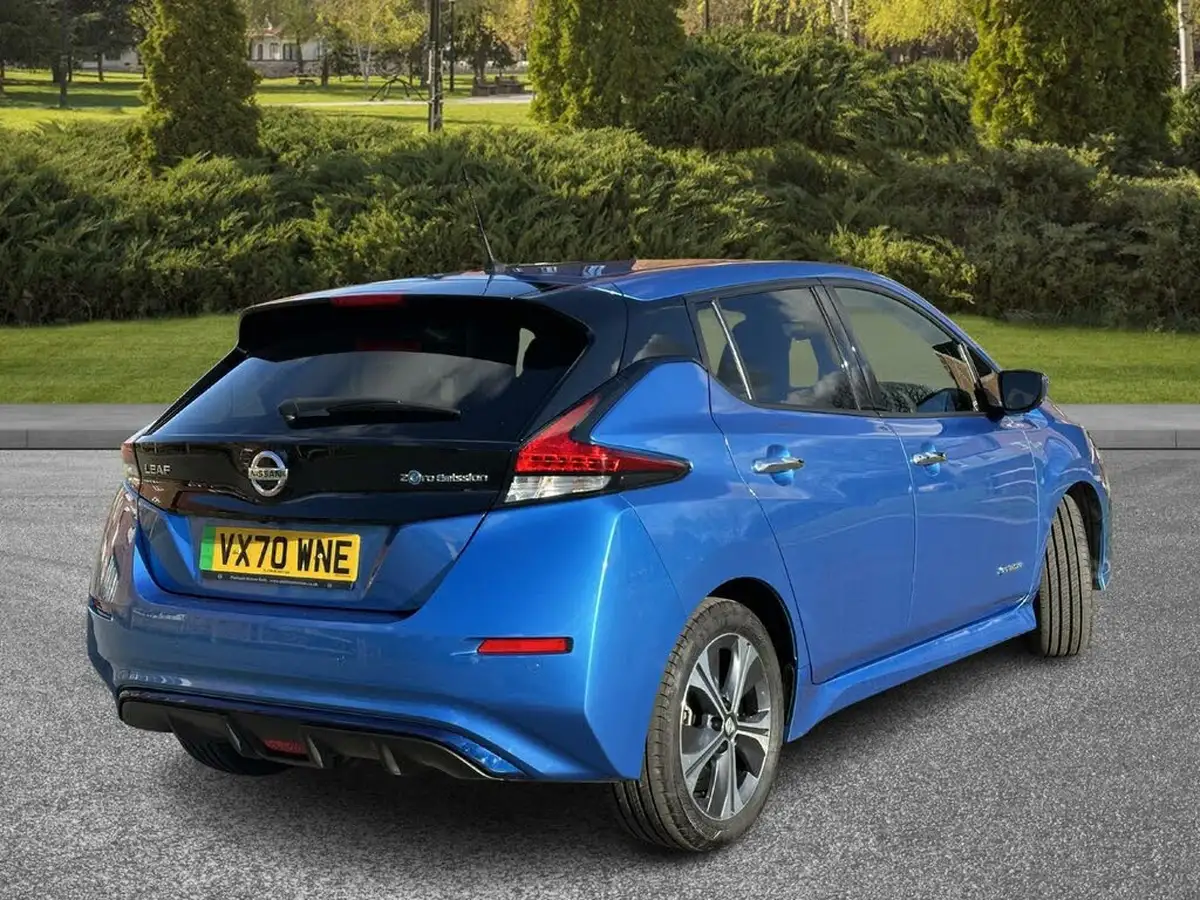 2020-nissan-leaf-e-tekna-big-4