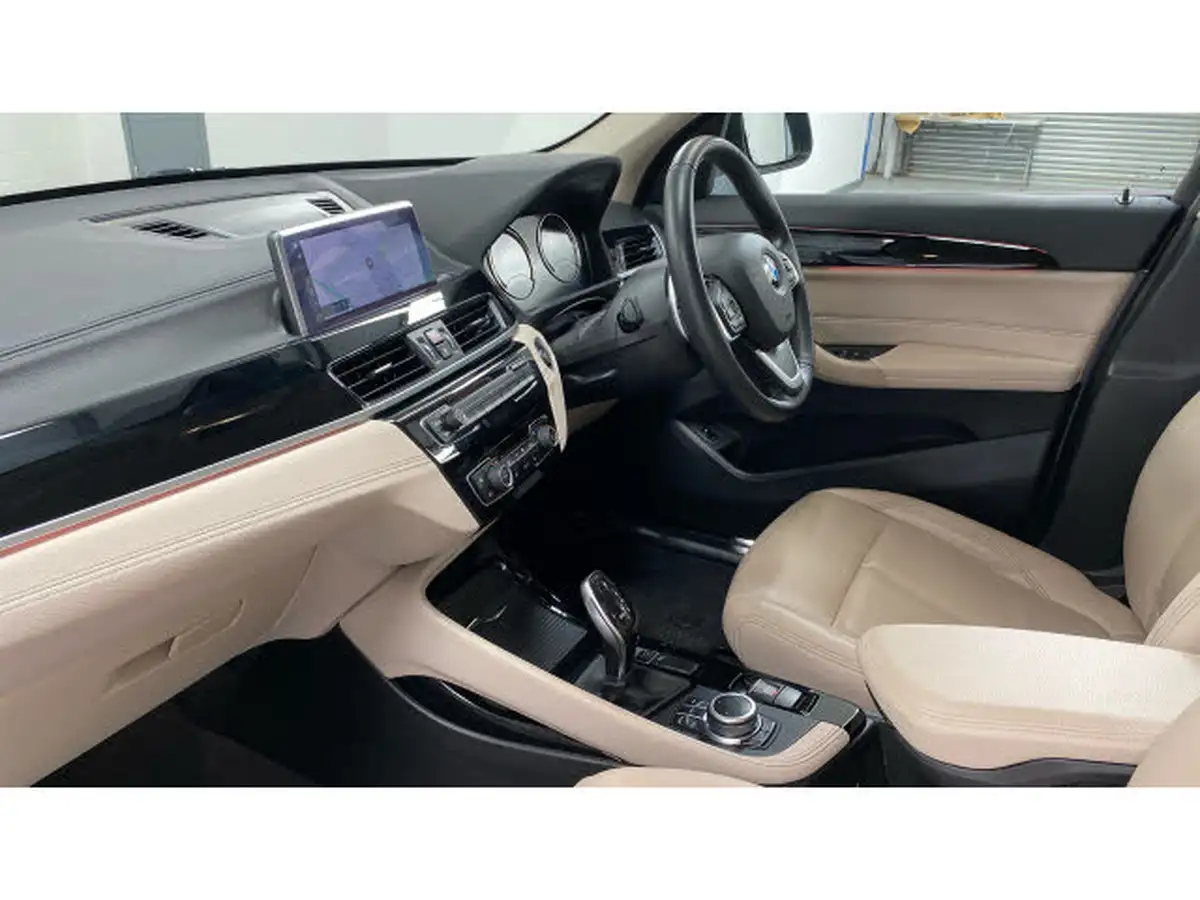 2021-bmw-x1-20-sdrive20i-xline-big-6