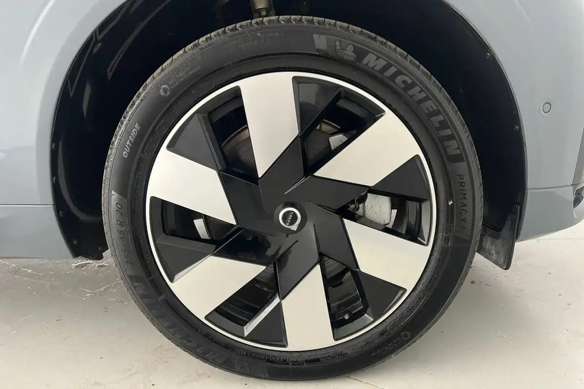 2024-volvo-xc60-20-b5-plus-big-24