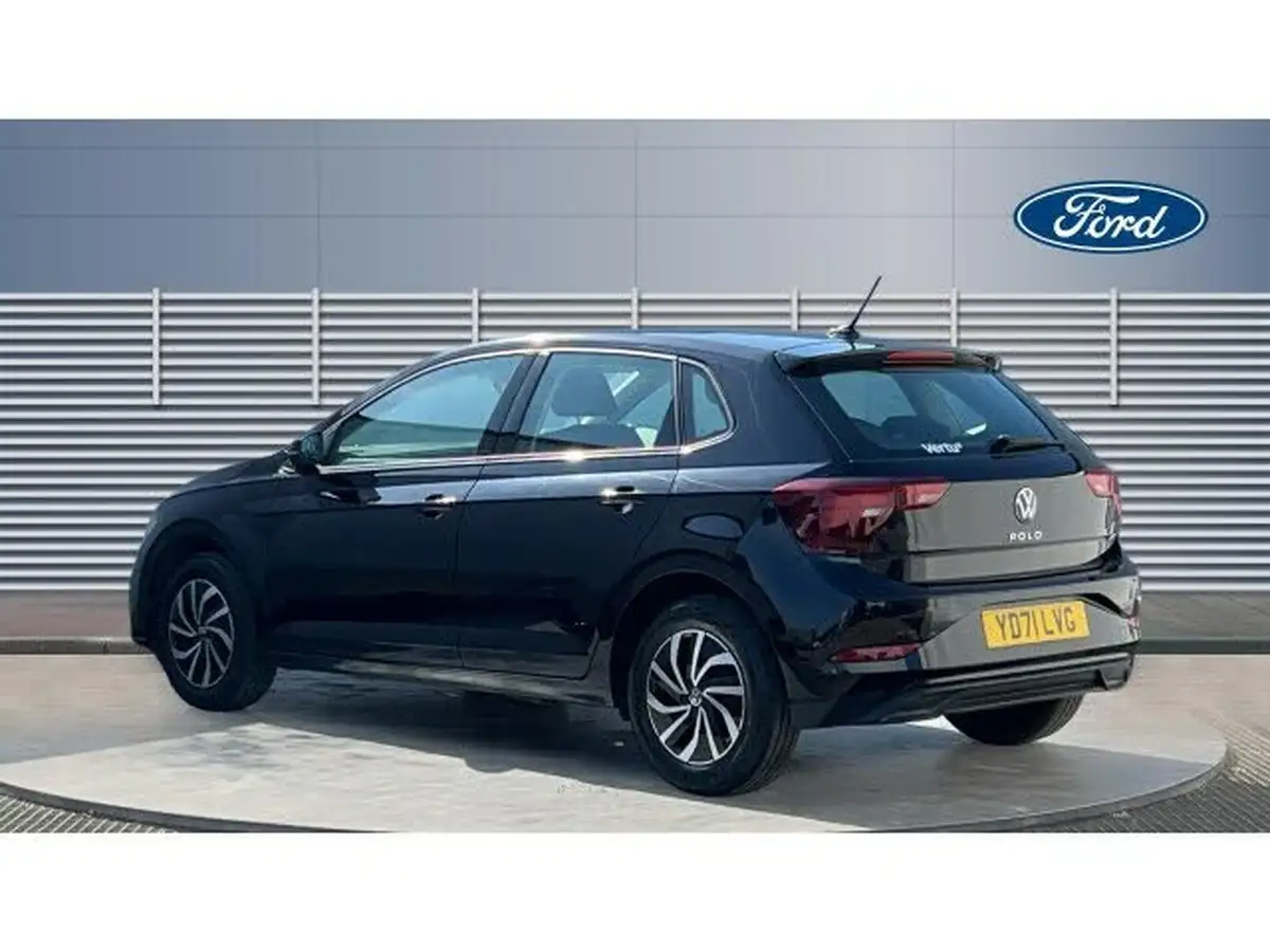 2021-volkswagen-polo-10-tsi-life-big-1