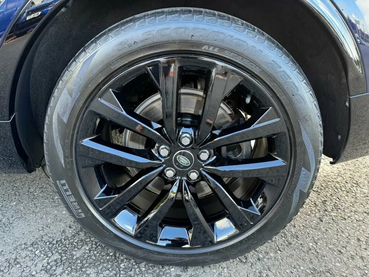 2022-land-rover-discovery-30-d300-r-dynamic-se-big-39
