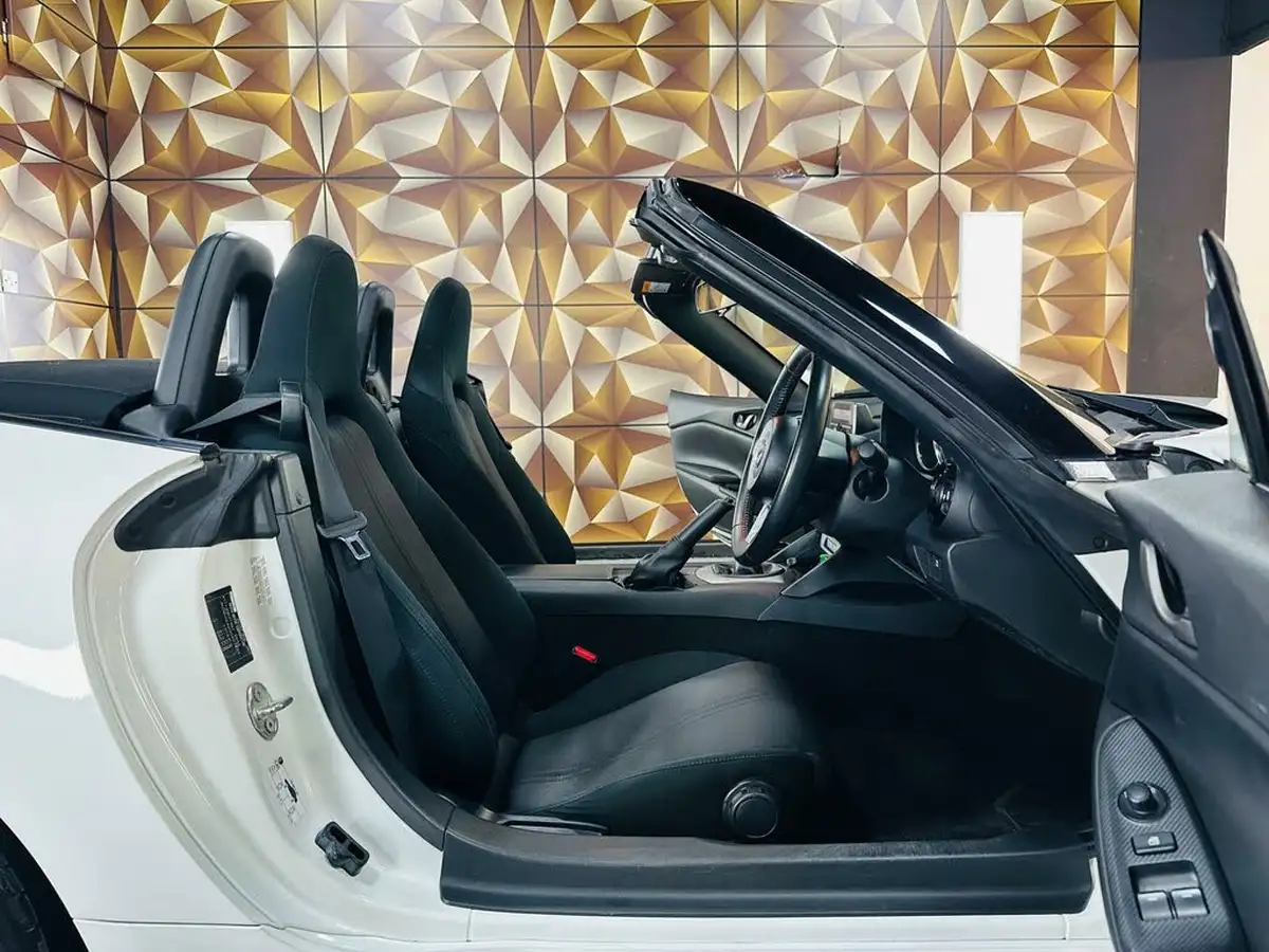2019-mazda-mx-5-15-se-big-62
