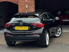 2017-infiniti-q30-15d-se-business-pack-dct-small-3