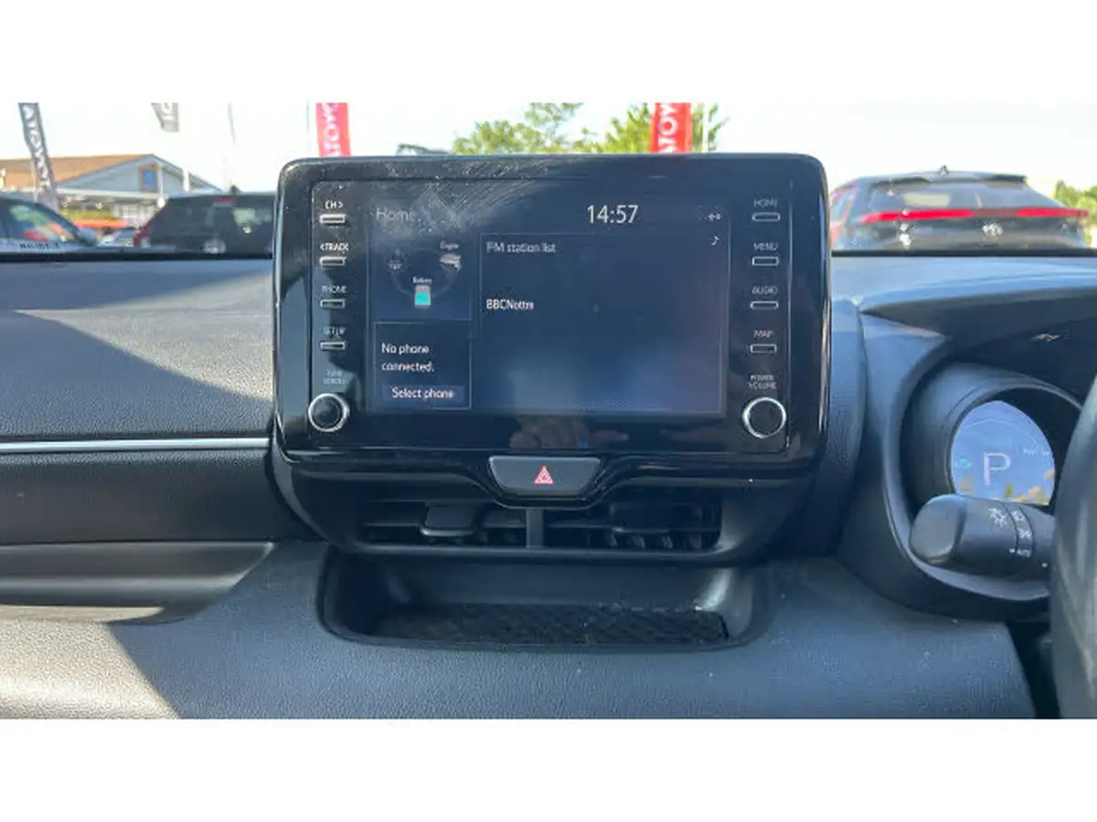 2022-toyota-yaris-15-vvt-i-design-big-6