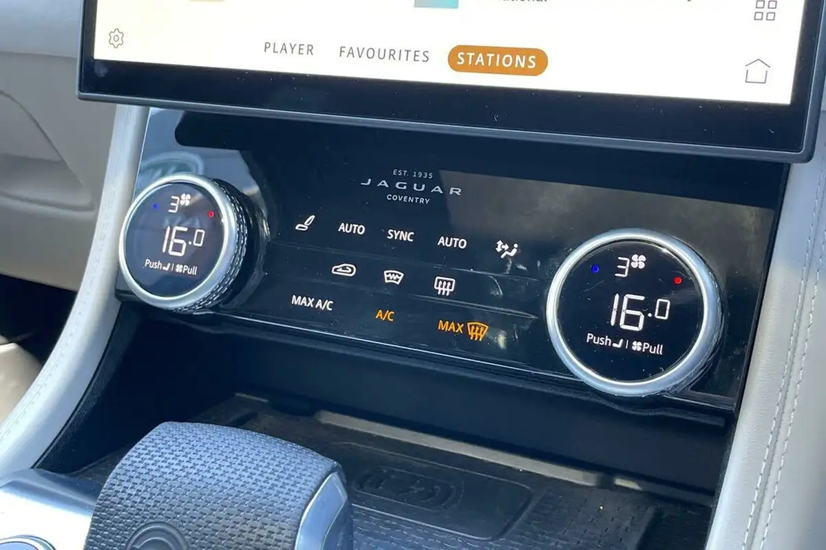 2024-jaguar-f-pace-50-v8-p575-svr-575-edition-big-15