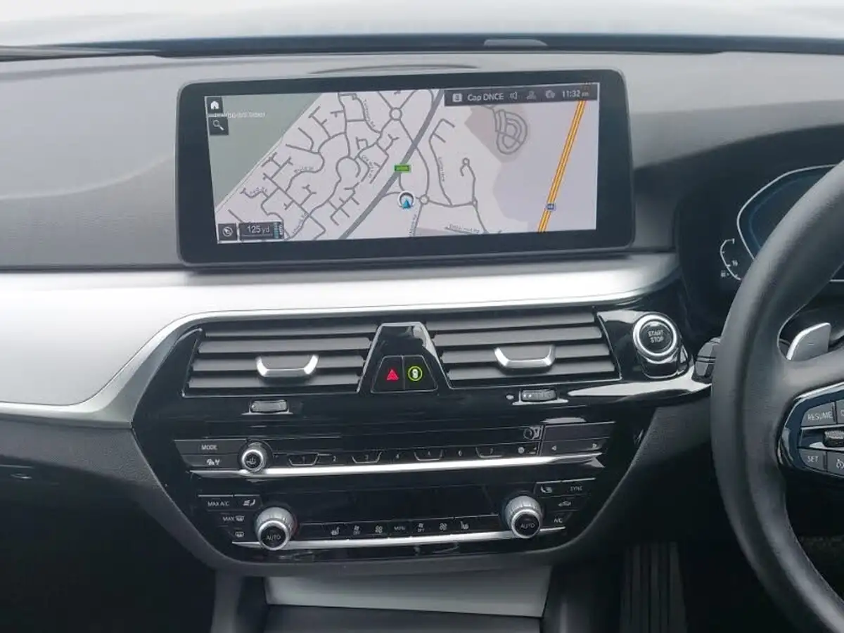 2021-bmw-5-series-20-530e-se-saloon-4d-big-9
