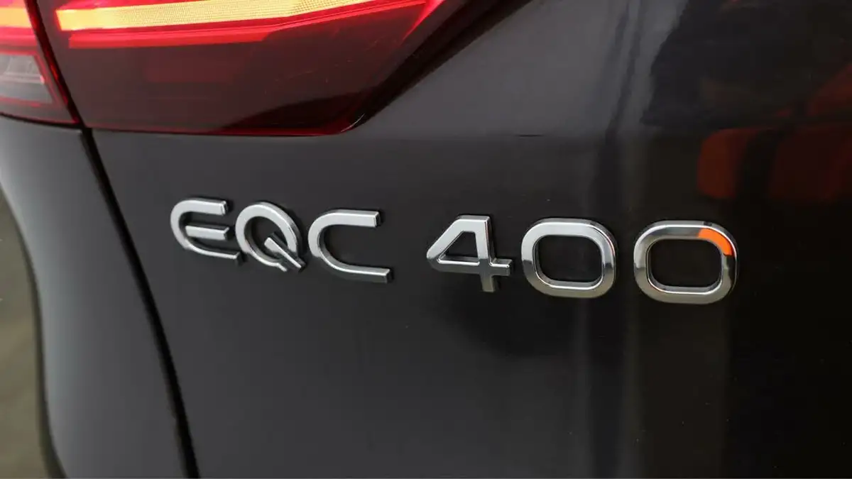2020-mercedes-benz-eqc-e-eqc-400-amg-line-big-20