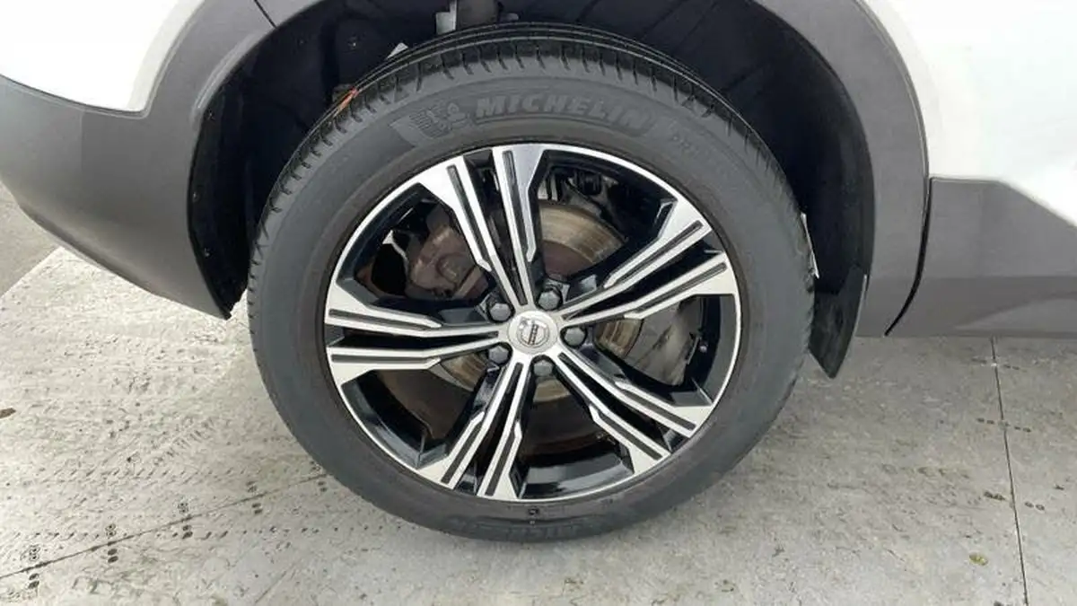 2020-volvo-xc40-20-b4-inscription-pro-big-15