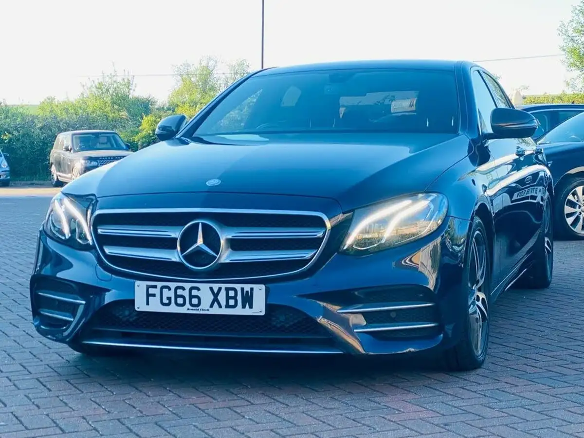 2016-mercedes-benz-e-class-20d-e220d-amg-line-ss-saloon-4d-big-2