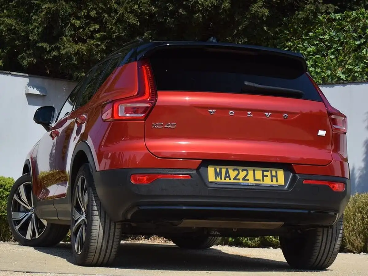 2022-volvo-xc40-15-t5-r-design-pro-big-6