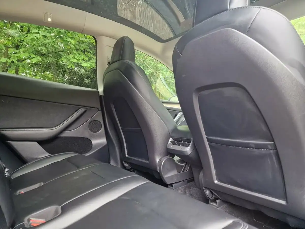 2022-tesla-model-y-e-long-range-big-33