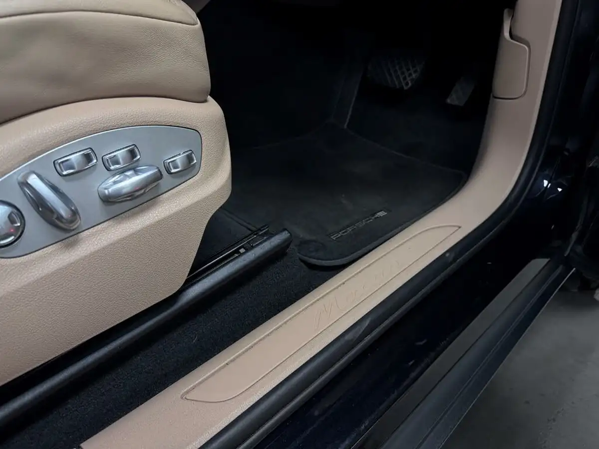 2019-porsche-macan-20-big-27