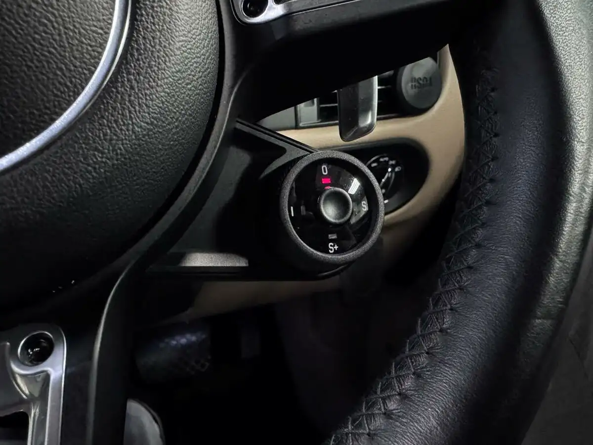 2019-porsche-macan-20-big-51