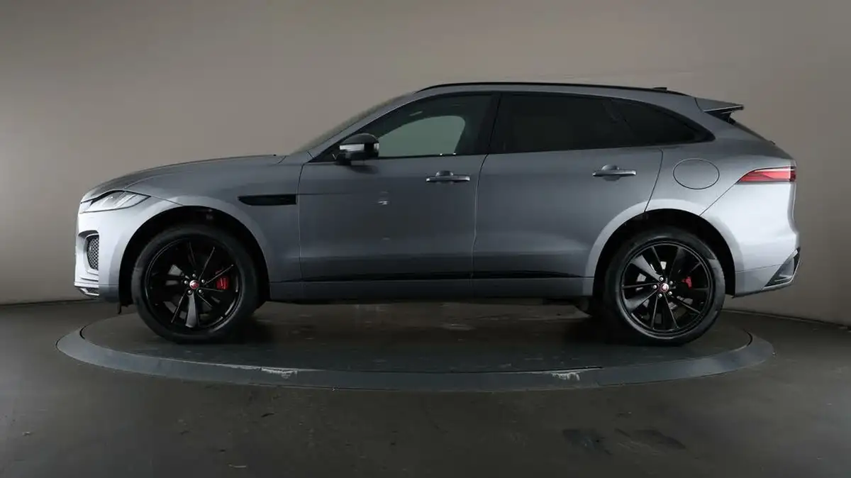 2022-jaguar-f-pace-20-p250-r-dynamic-black-big-38