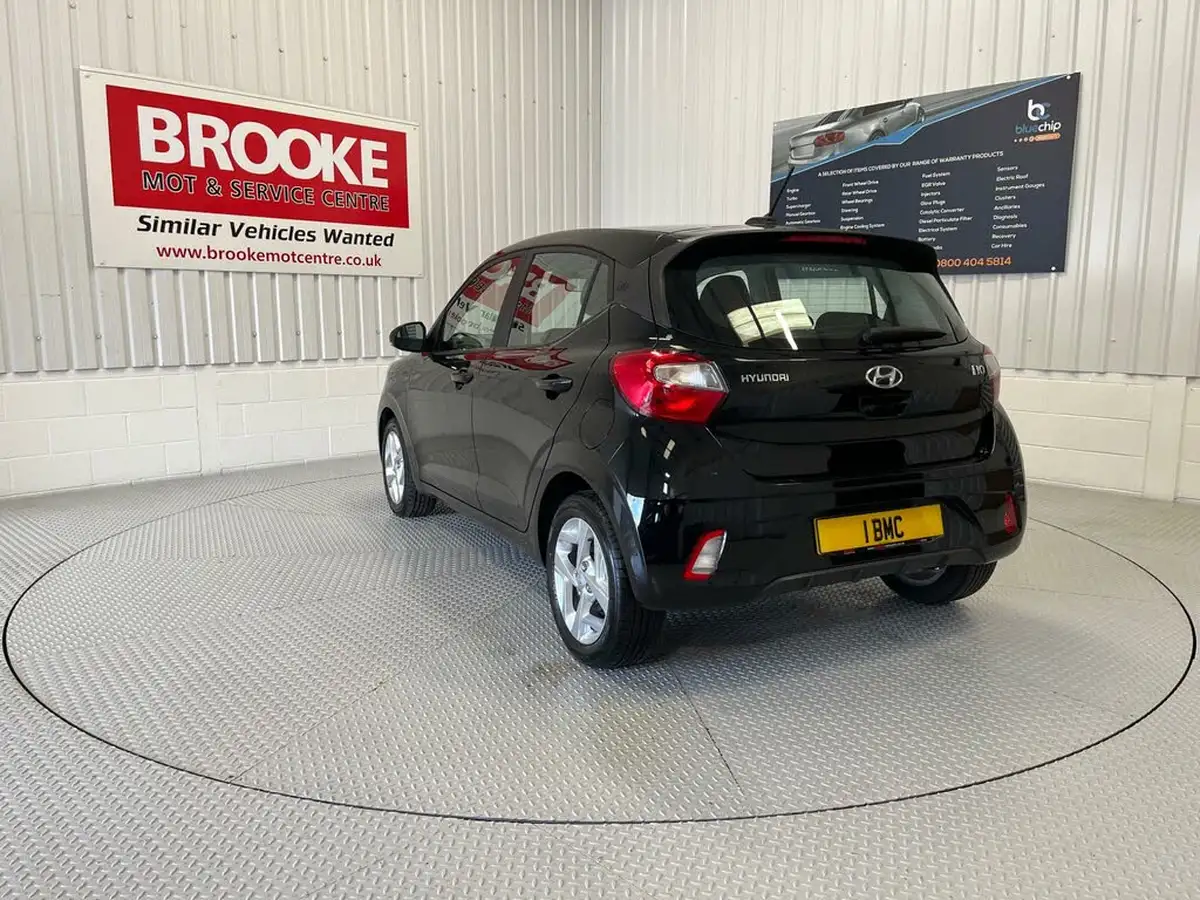 2021-hyundai-i10-10-se-connect-big-5