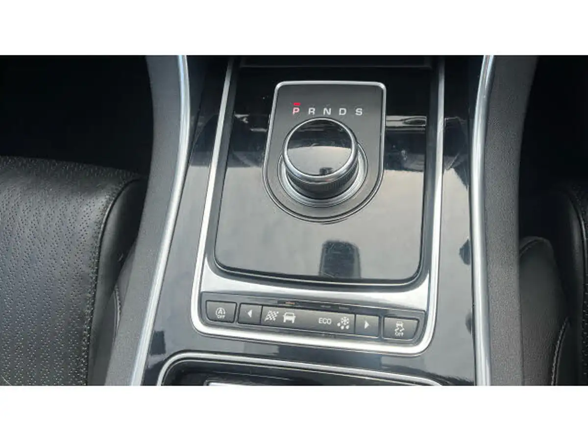 2017-jaguar-xe-20d-portfolio-180ps-ss-1999cc-auto-big-26