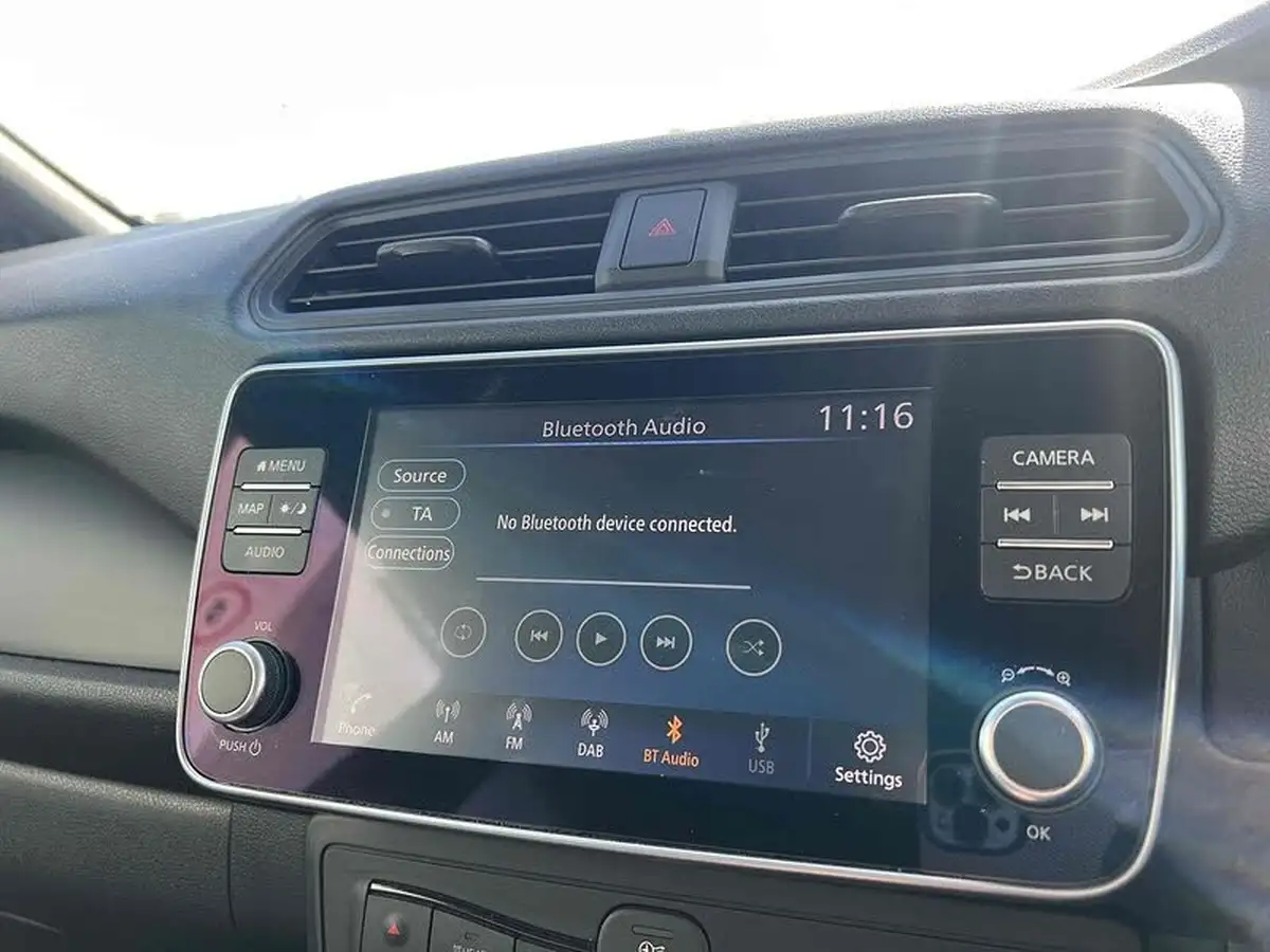 2021-nissan-leaf-e-acenta-big-36