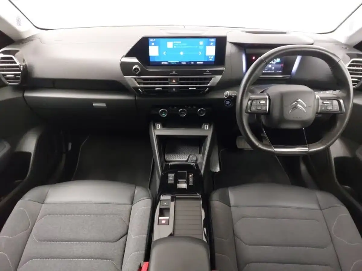 2022-citroen-c4-e-shine-big-2