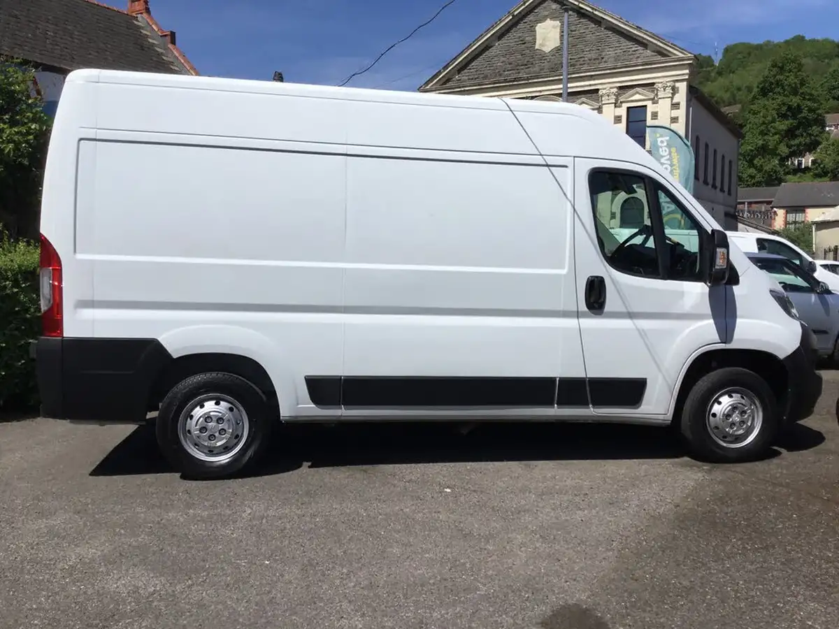 2022-citroen-relay-22bluehdi-35-l2h2-enterprise-big-0