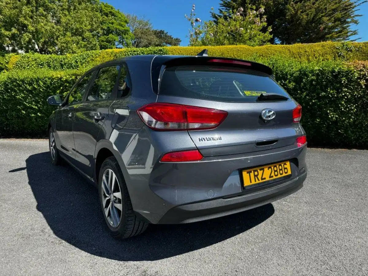 2021-hyundai-i30-16crdi-se-nav-115ps-hatchback-big-4