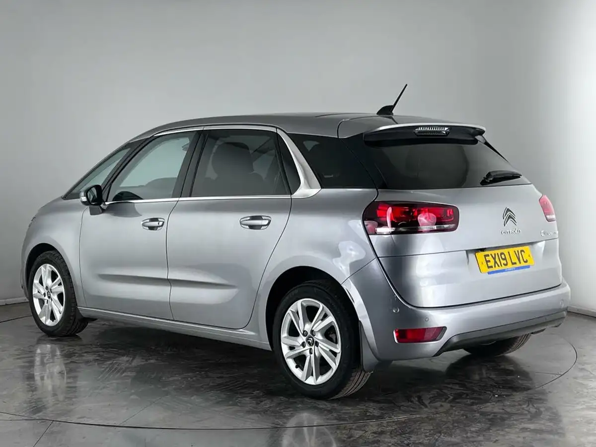 2019-citroen-c4-spacetourer-12-puretech-flair-eat8-big-4