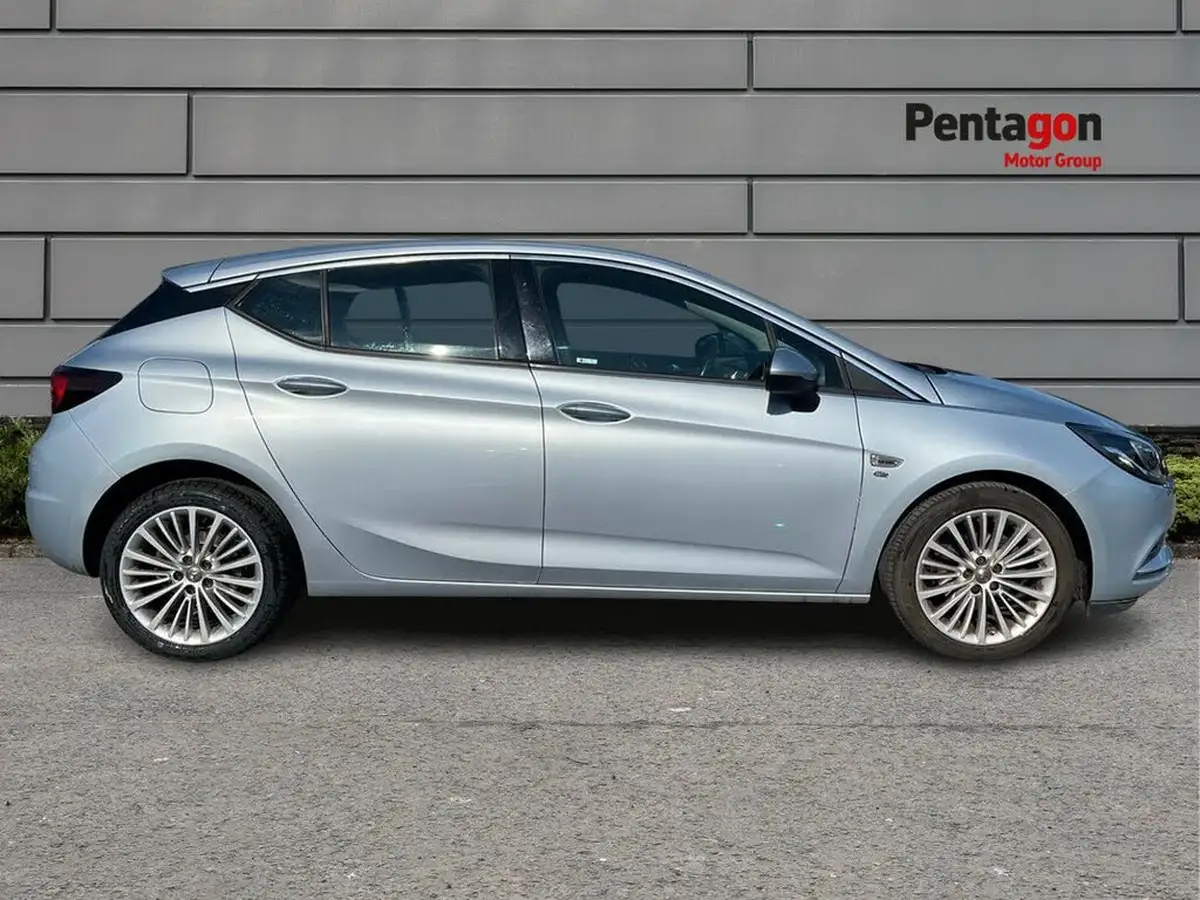 2016-vauxhall-astra-14i-16v-turbo-elite-nav-150ps-hatchback-big-13