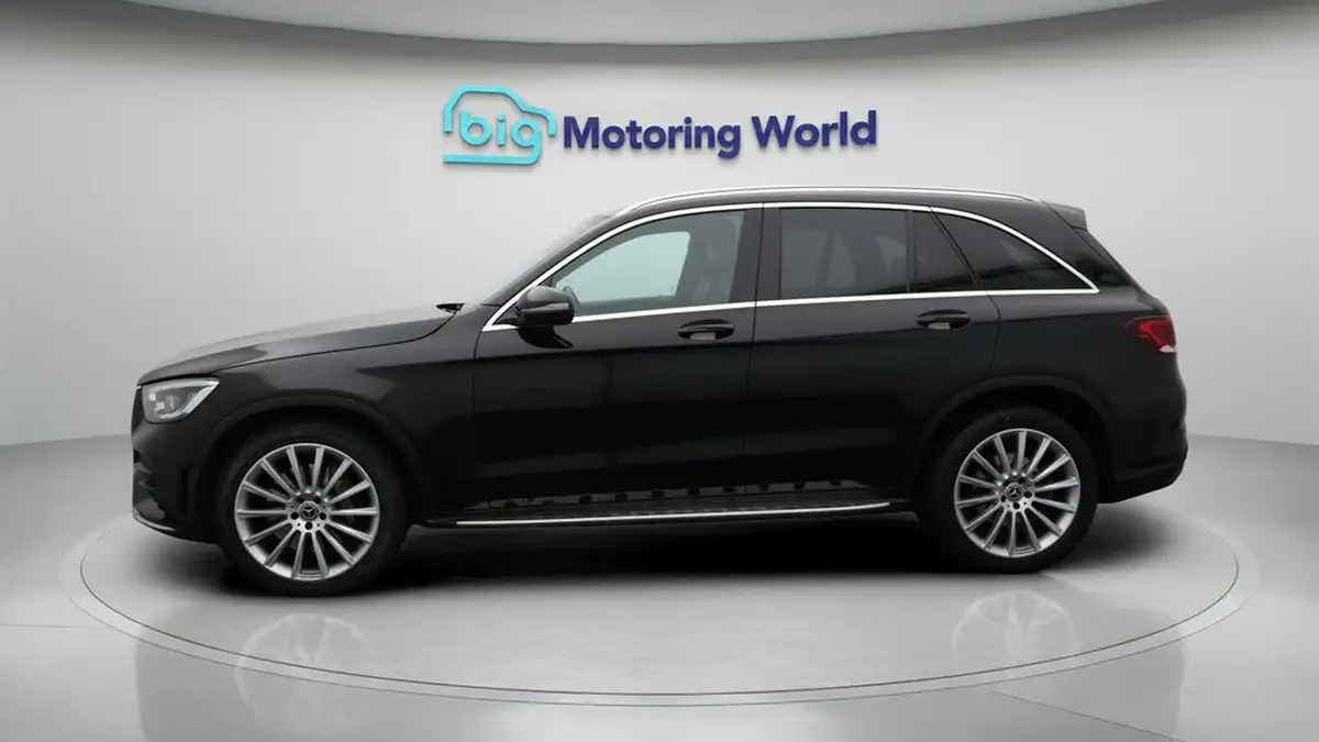 2020-mercedes-benz-glc-class-20d-glc300d-amg-line-premium-station-wagon-5d-big-4