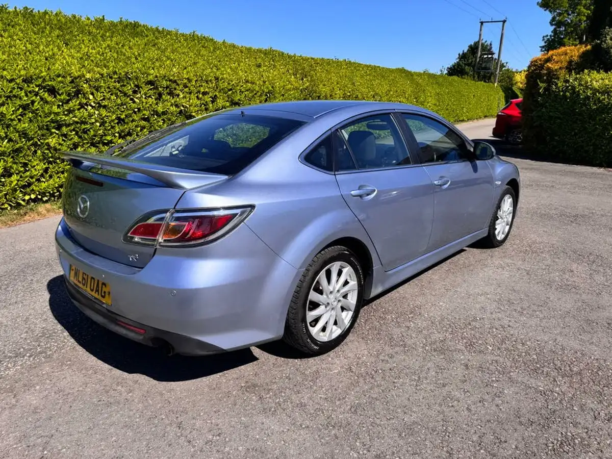 2011-mazda-mazda6-20-ts2-hatchback-big-14