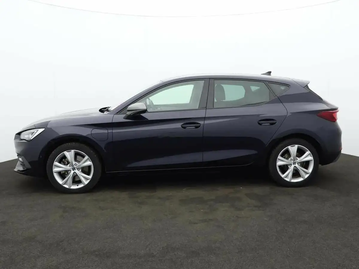 2021-seat-leon-14-e-hybrid-fr-hatchback-big-4
