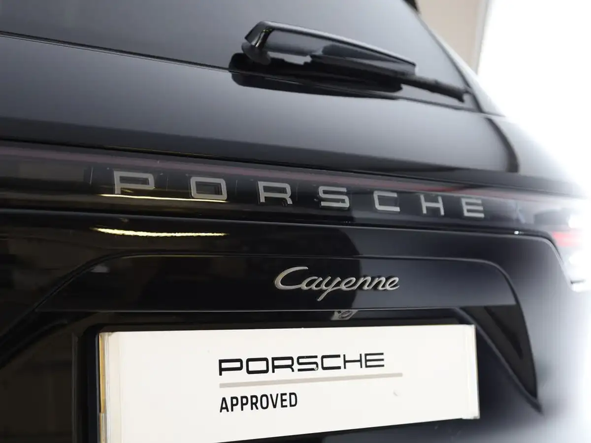 2025-porsche-macan-e-4-electric-big-38