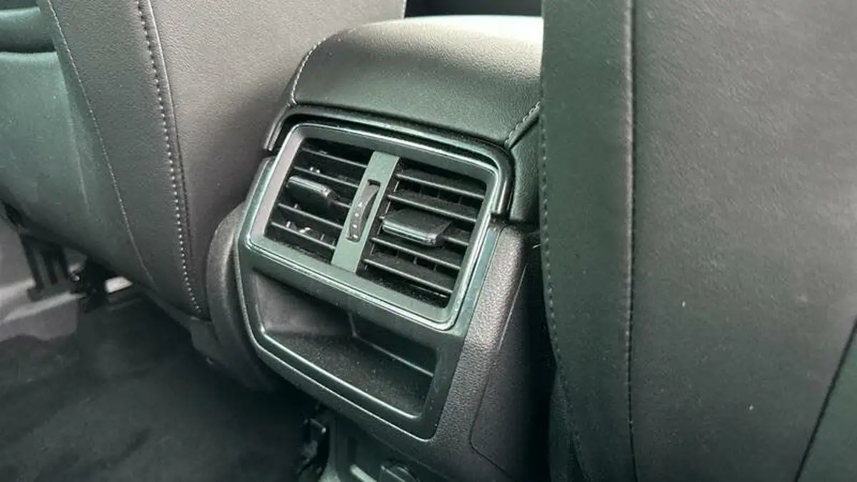 2019-skoda-karoq-15-tsi-se-l-dsg-big-8