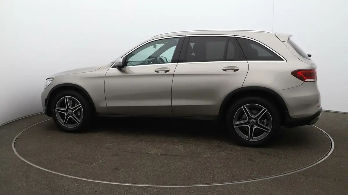 2021-mercedes-benz-glc-class-20d-glc220d-amg-line-station-wagon-5d-1950cc-4matic-plus-big-57