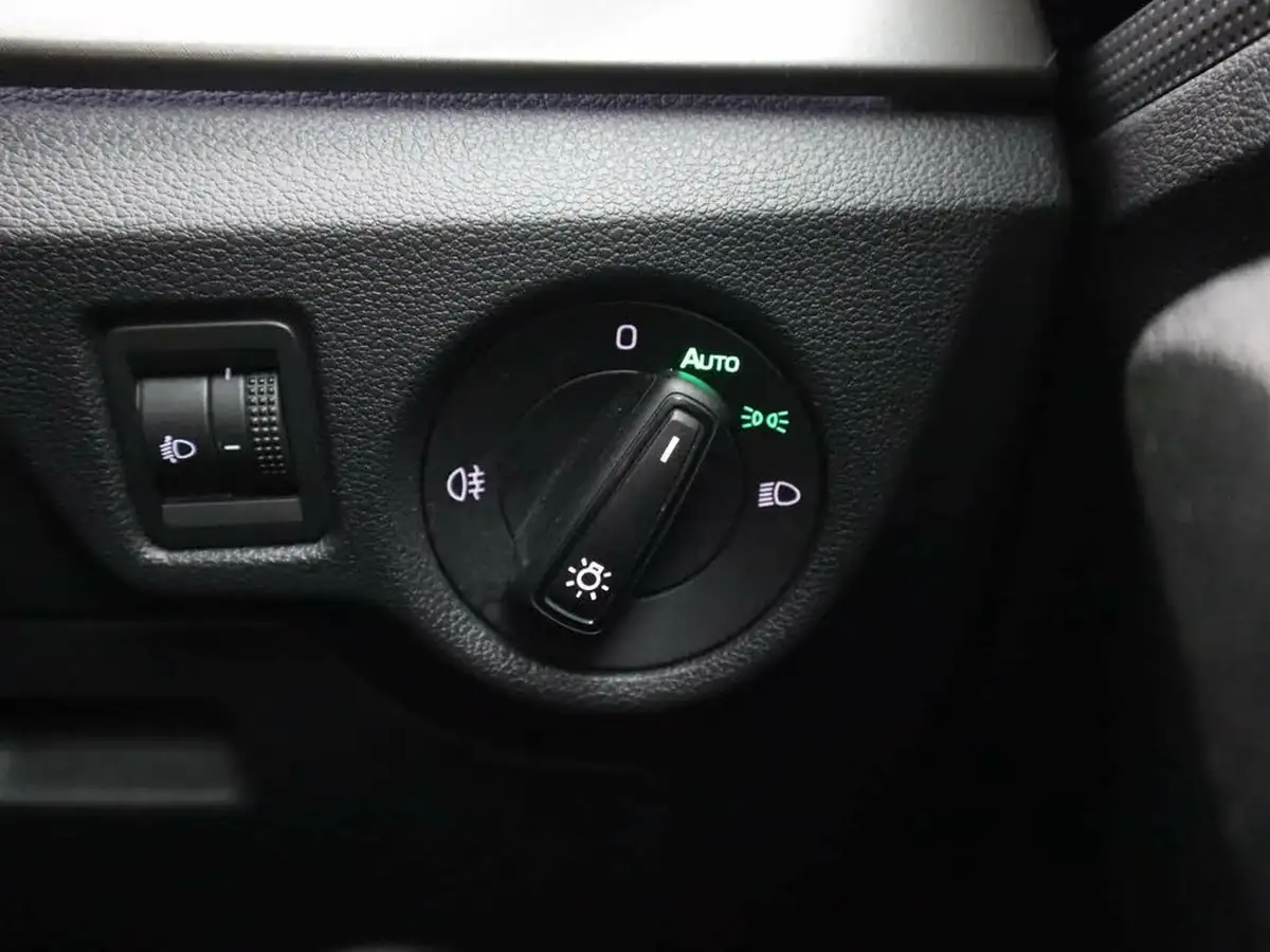 2022-skoda-kamiq-10-tsi-se-l-big-33
