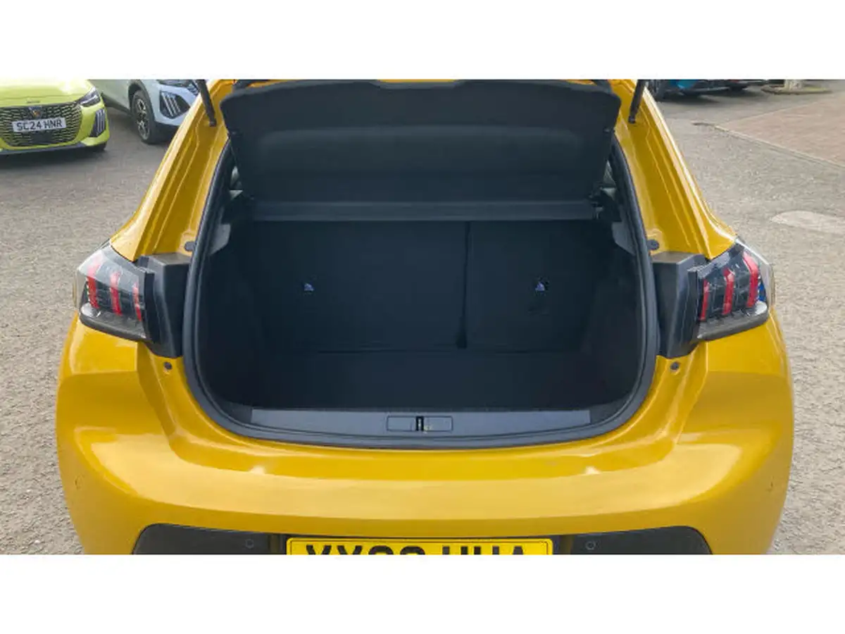 2022-peugeot-208-12-puretech-allure-premium-130bhp-eat8-big-3