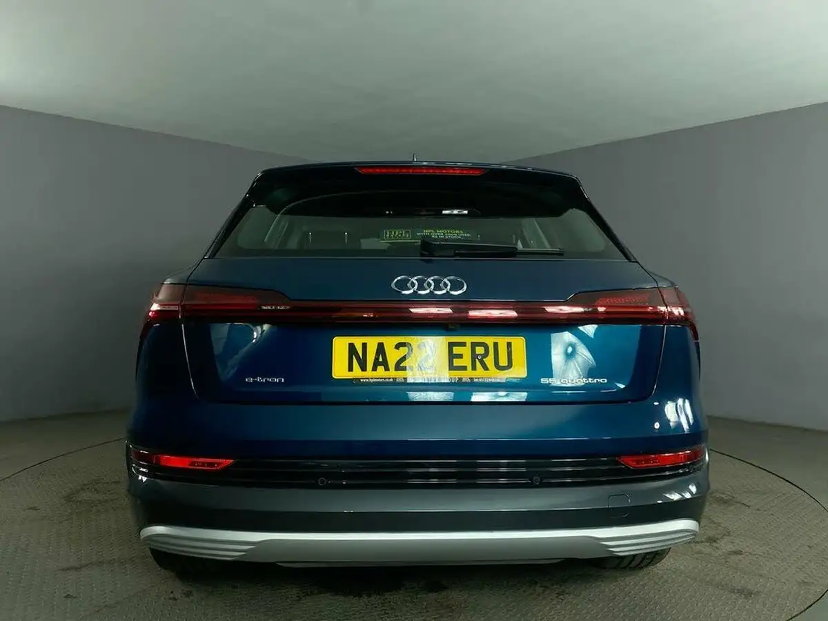 2022-audi-e-tron-55e-technik-station-wagon-big-6
