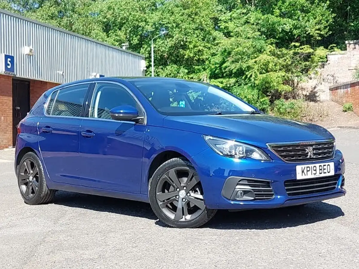 2019-peugeot-308-12-puretech-allure-130bhp-big-0