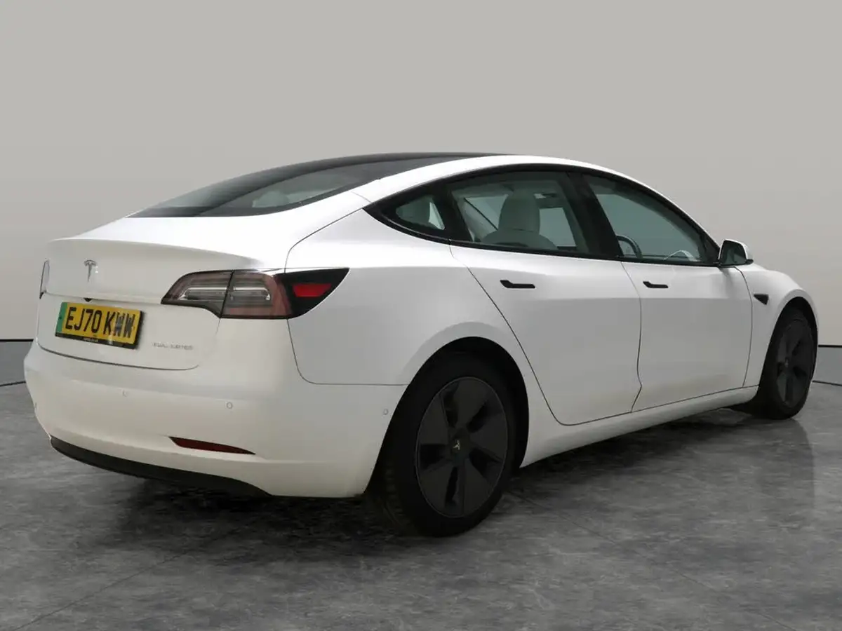 2020-tesla-model-3-e-long-range-big-13