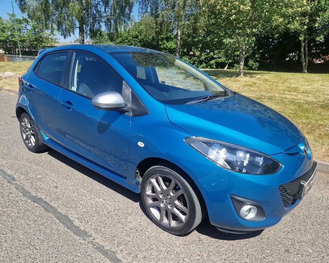2014-mazda-mazda2-13-sport-venture-big-15