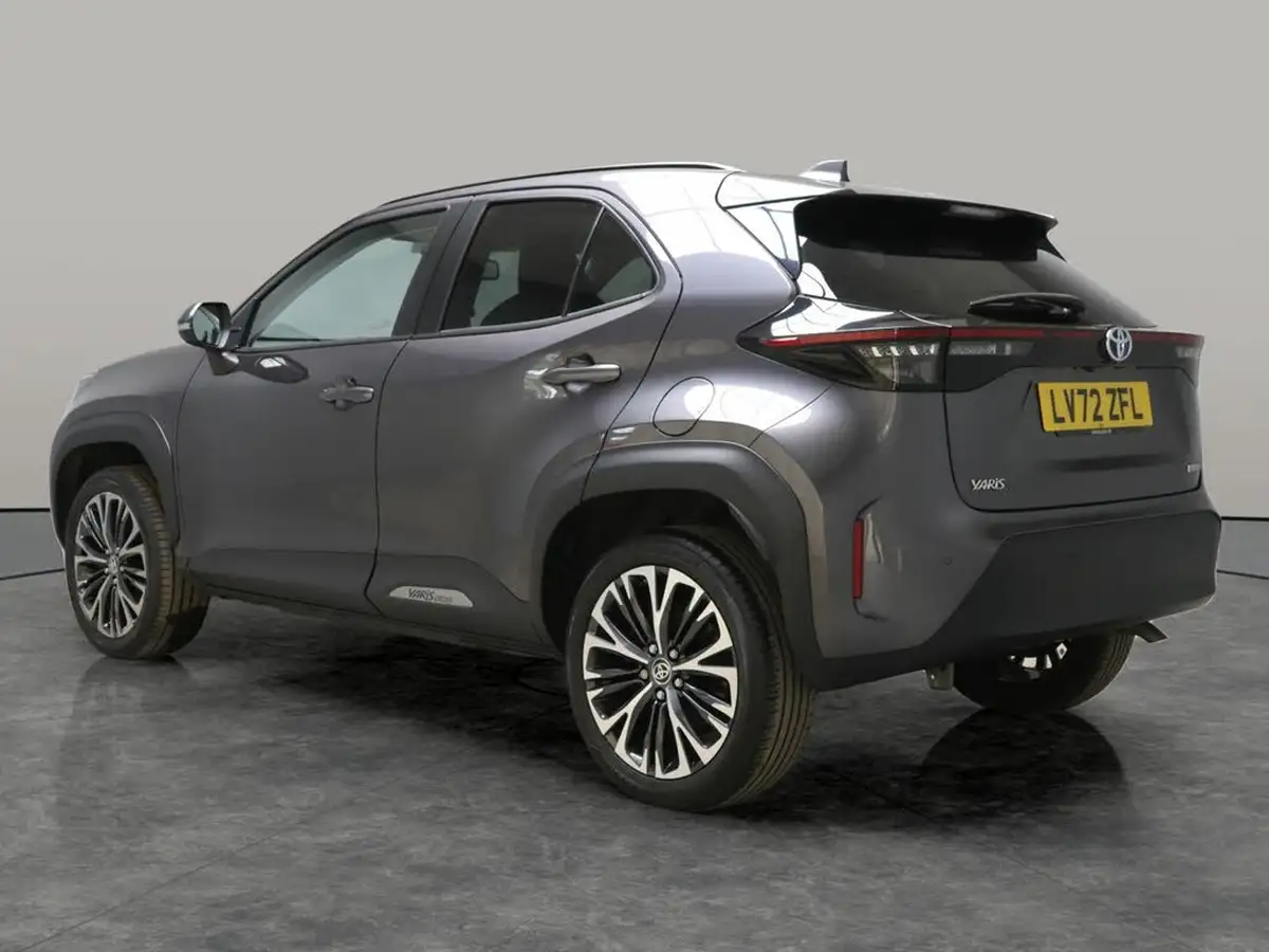 2023-toyota-yaris-cross-15-vvt-i-excel-awd-i-big-13