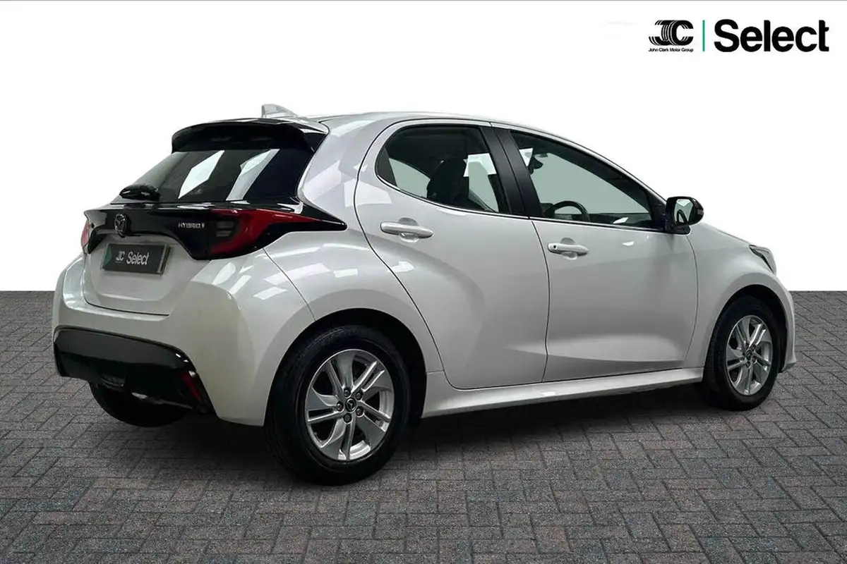 2022-mazda-mazda2-15-agile-big-1