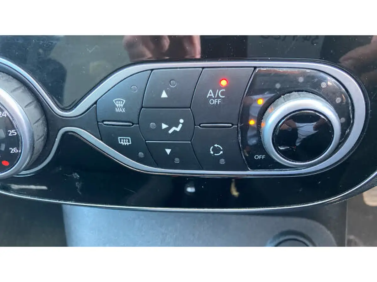 2019-renault-captur-09-tce-iconic-big-26
